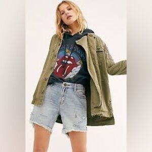 OneTeaspoon Stevie’s Boyfriend Shorts Light Wash Distressed Size 24